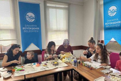 ara-tatil-anne-cocuk-atolyeleriyle-renklendi