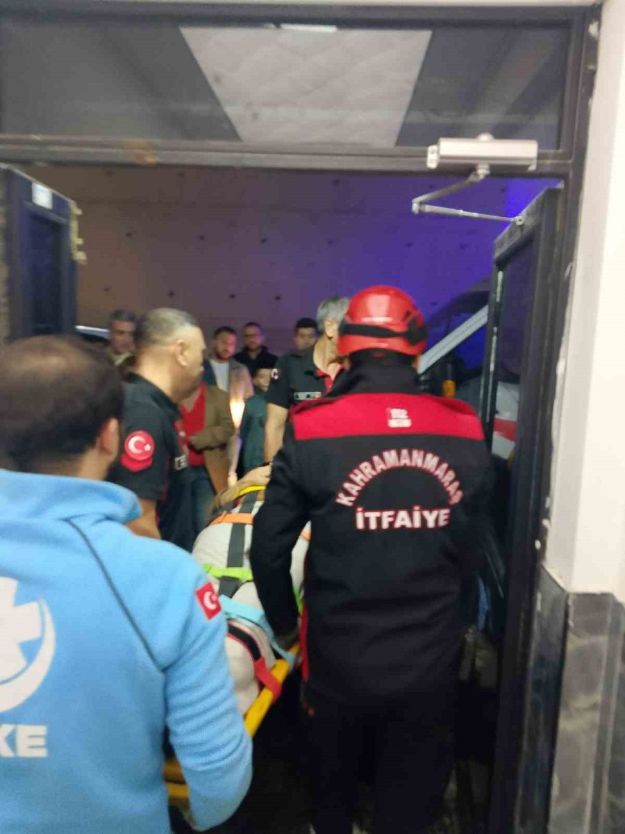 asansor-6-kattan-yere-cakildi-1-yarali