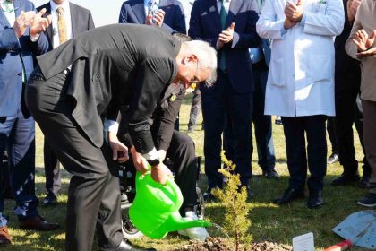 bakan-memisoglu-esasinda-her-bir-agac-candir-canlidir-o-cana-iyi-bakmamiz-gerekir