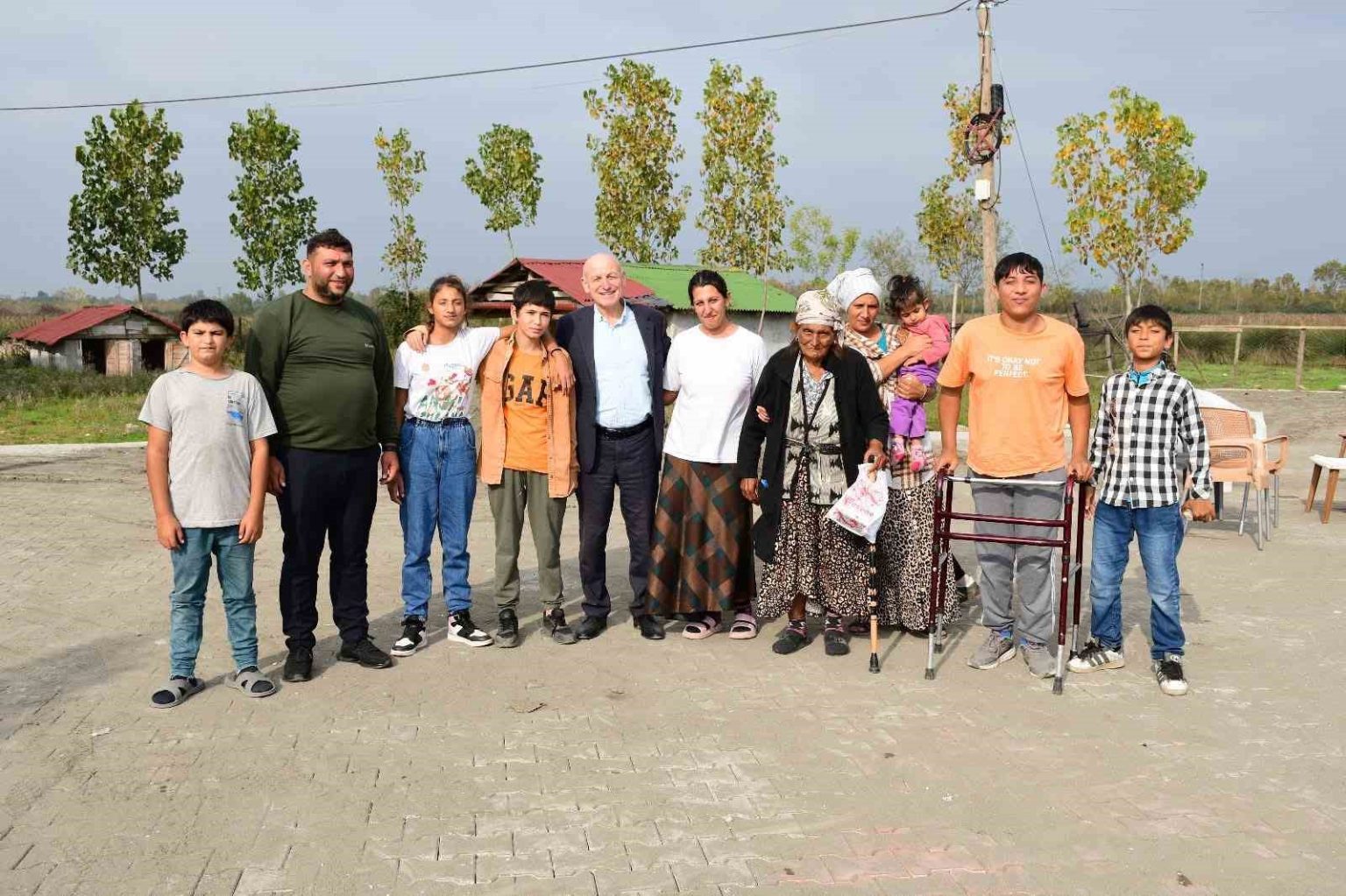 baskan-kuldan-kardeslik-vurgusu