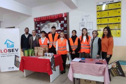 baskan-tekin-cocuklarla-bir-araya-geldi