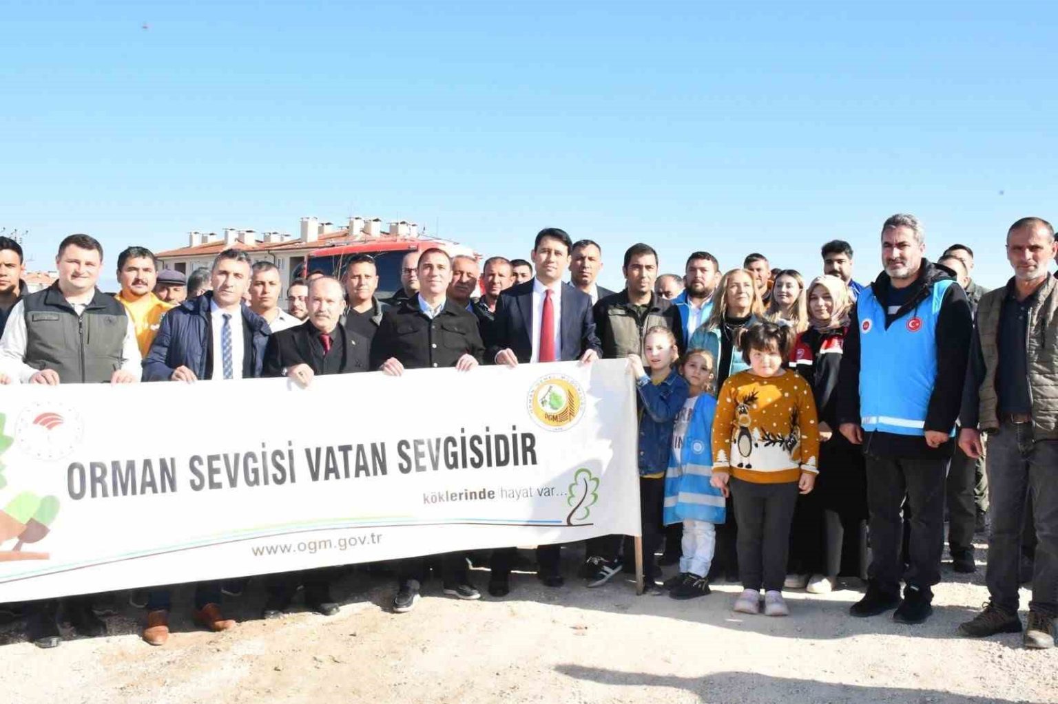 beylikovada-5-bin-fidan-toprakla-bulustu