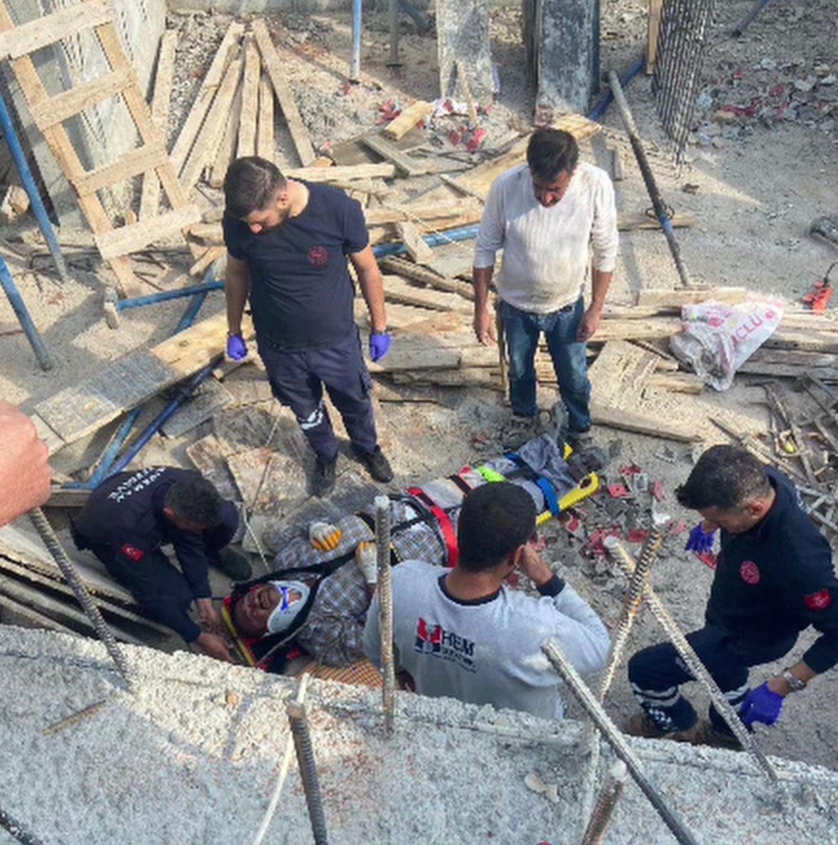 bodrum-katina-dusen-isci-yaralandi