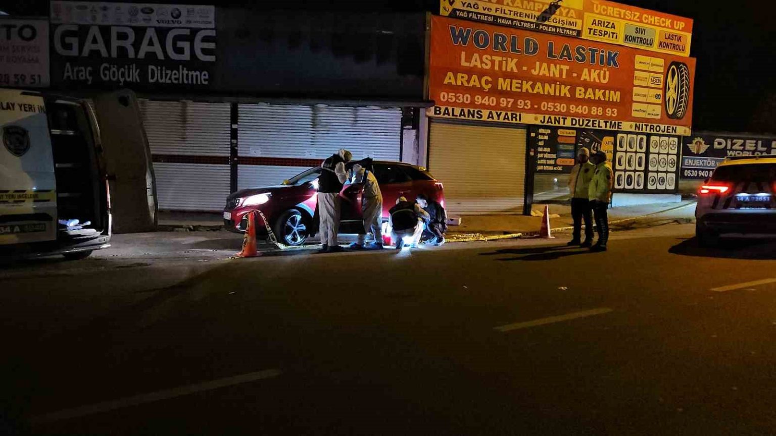 buyukcekmecede-bir-sahis-beraber-seyahat-ettigi-arkadaslarina-ates-etti-2-olu-1-agir-yarali