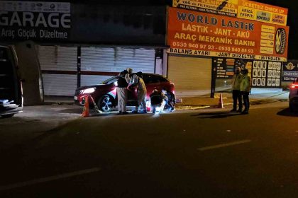 buyukcekmecede-bir-sahis-beraber-seyahat-ettigi-arkadaslarina-ates-etti-2-olu-1-agir-yarali