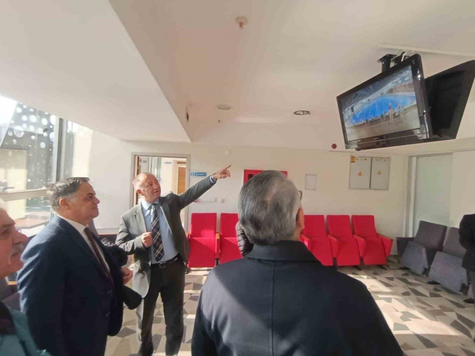 cakmur-kurmaylarina-tesisleri-gezdi