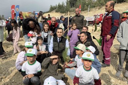 camliyaylada-gelecege-nefes-olacak-fidanlar-toprakla-bulustu