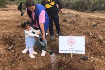 datcada-fidanlar-toprakla-bulustu