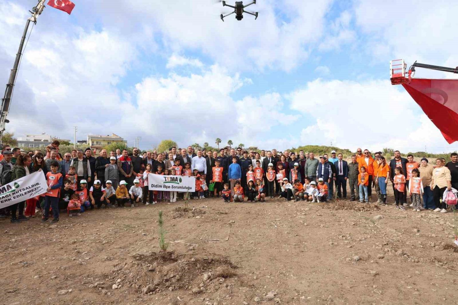 didimde-fidanlar-toprakla-bulusturuldu