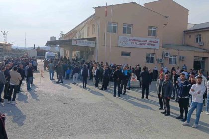 diyarbakirda-insaati-devam-eden-kopru-coktu-3-olu-2-yarali