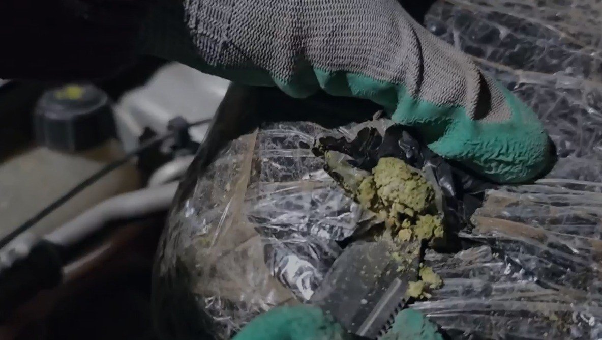 dogubayazitta-3-kilo-154-gram-skunk-ele-gecirildi