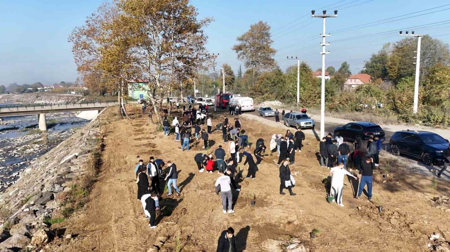 duzce-universitesinden-yesil-vatan-icin-agaclandirma-seferberligi