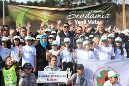 duzcede-43-bin-563-fidan-toprakla-bulustu