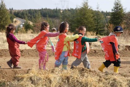 elazigda-23-bin-650-fidan-toprakla-bulustu