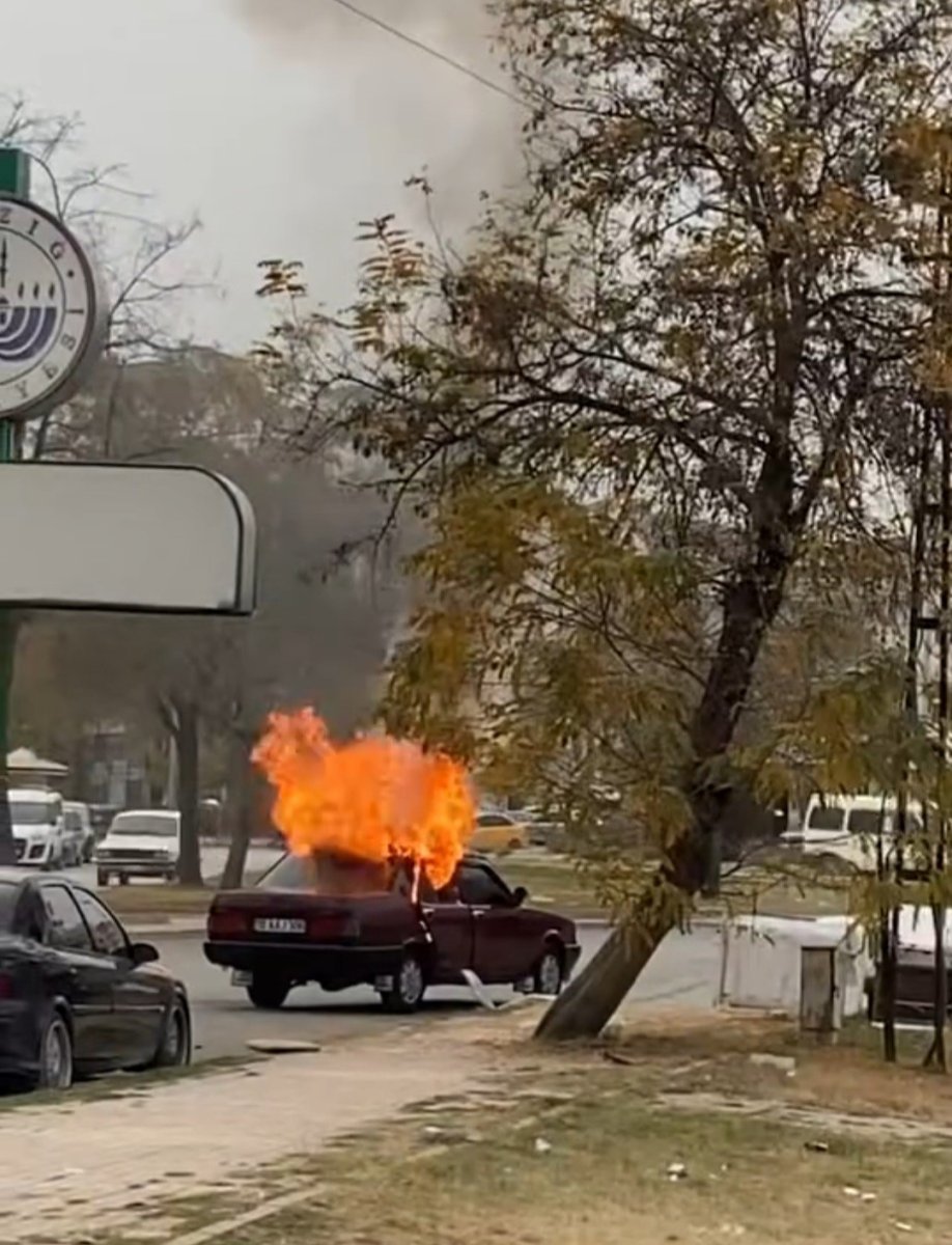 elazigda-seyir-halindeyken-yanan-otomobil-kullanilamaz-hale-geldi