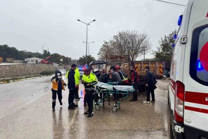 erdekte-kamyon-ile-motosiklet-carpisti-1-yarali