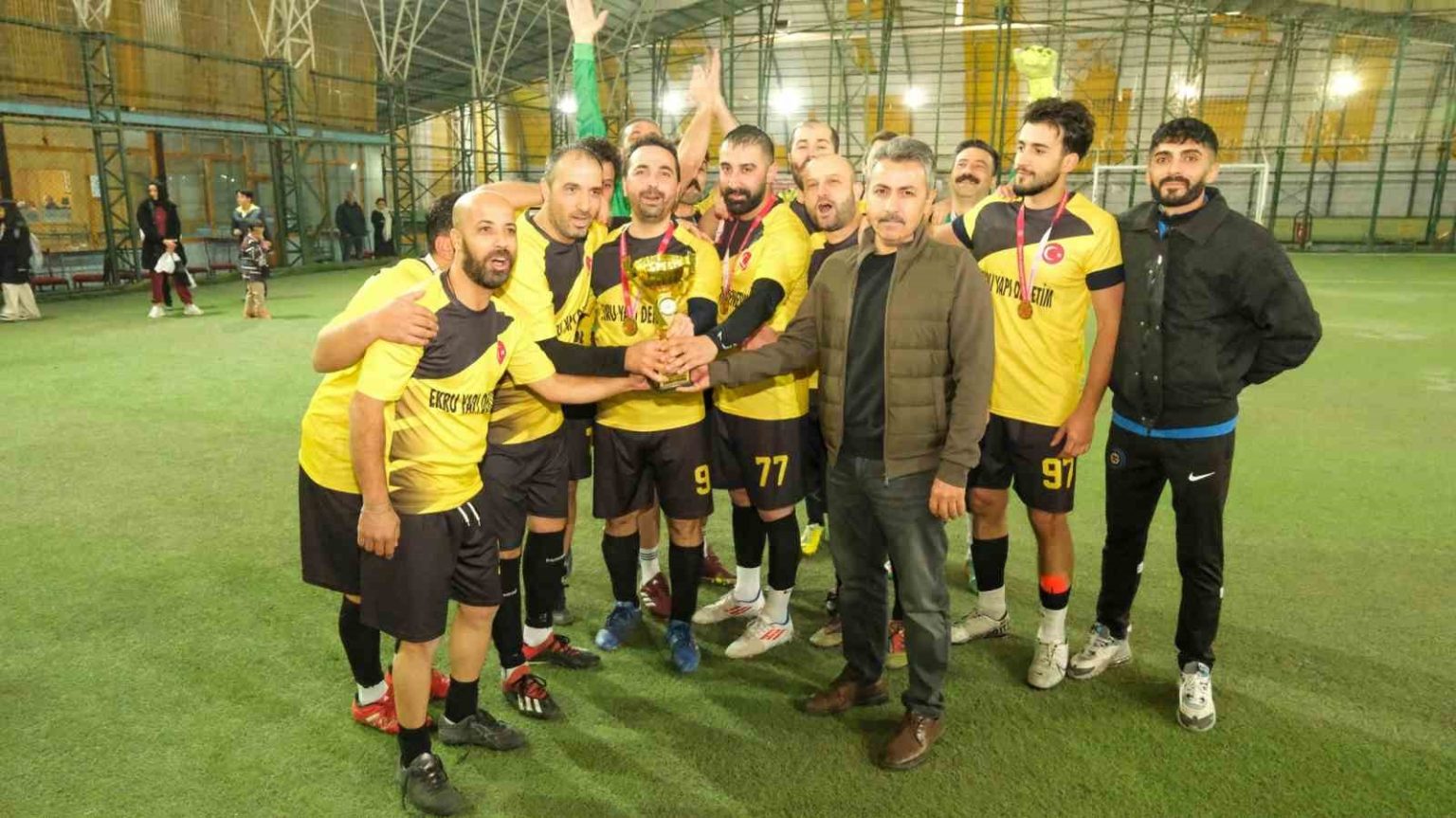 erzincan-belediyesi-birimler-arasi-hali-saha-futbol-turnuvasi-sona-erdi