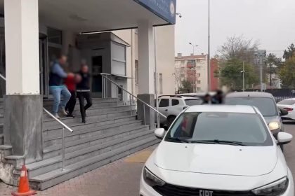 evden-hirsizlik-yapan-2-supheli-yakalandi