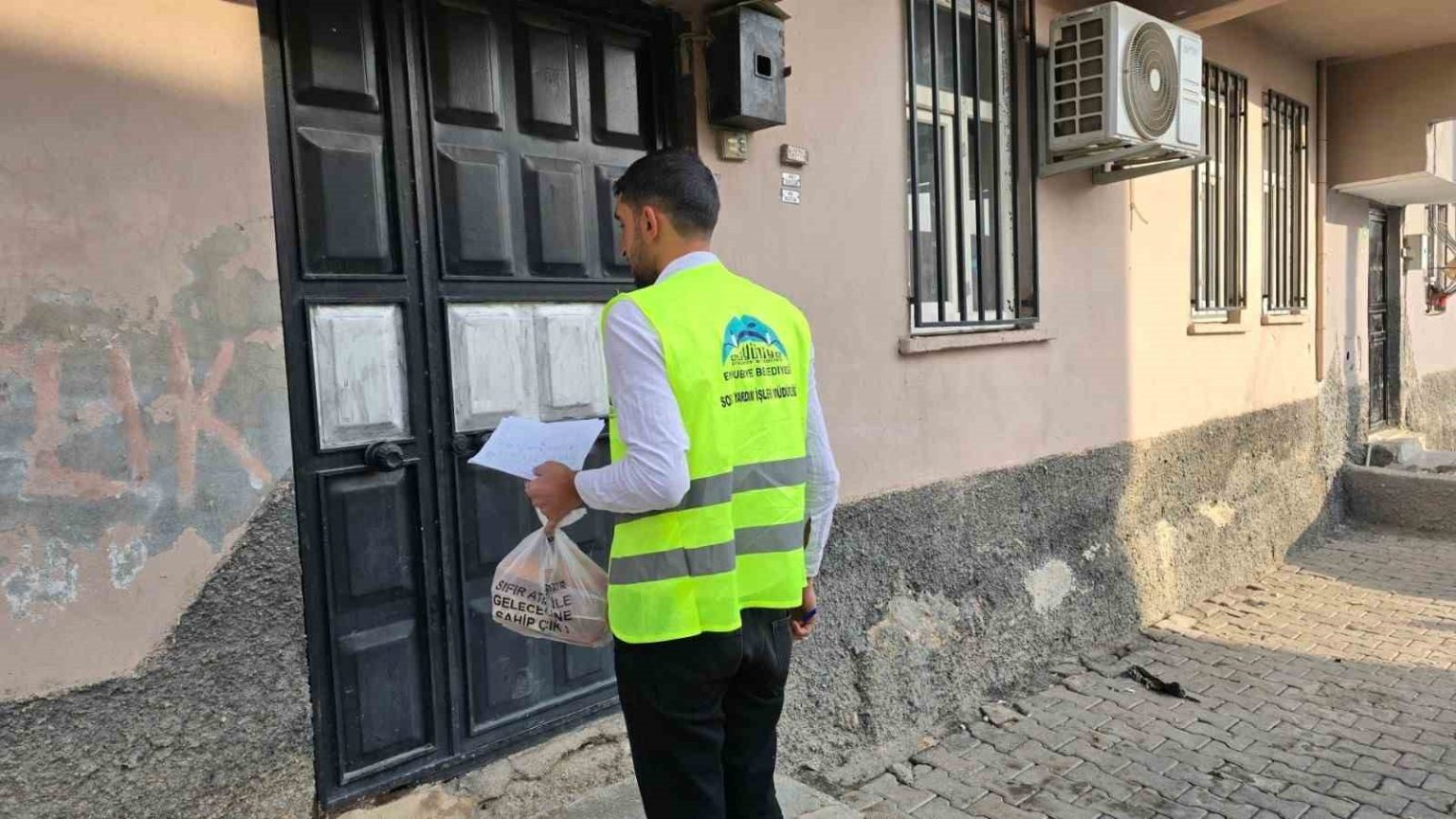 eyyubiyede-gunluk-3-bin-kisiye-sicak-yemek-ulastiriliyor