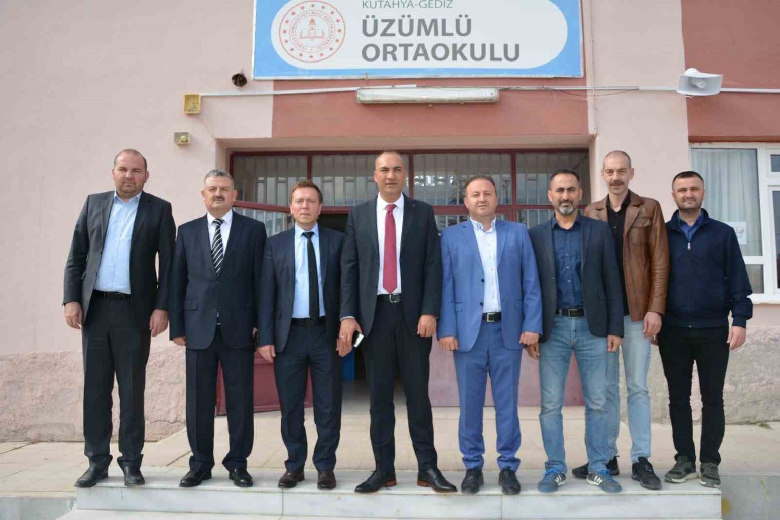 gediz-halk-egitimi-merkezinden-ihtiyac-sahibi-ogrencilere-el-emegi-kis-destegi