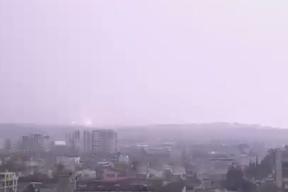 hatayda-yildirimin-dusme-ani-kameraya-yansidi