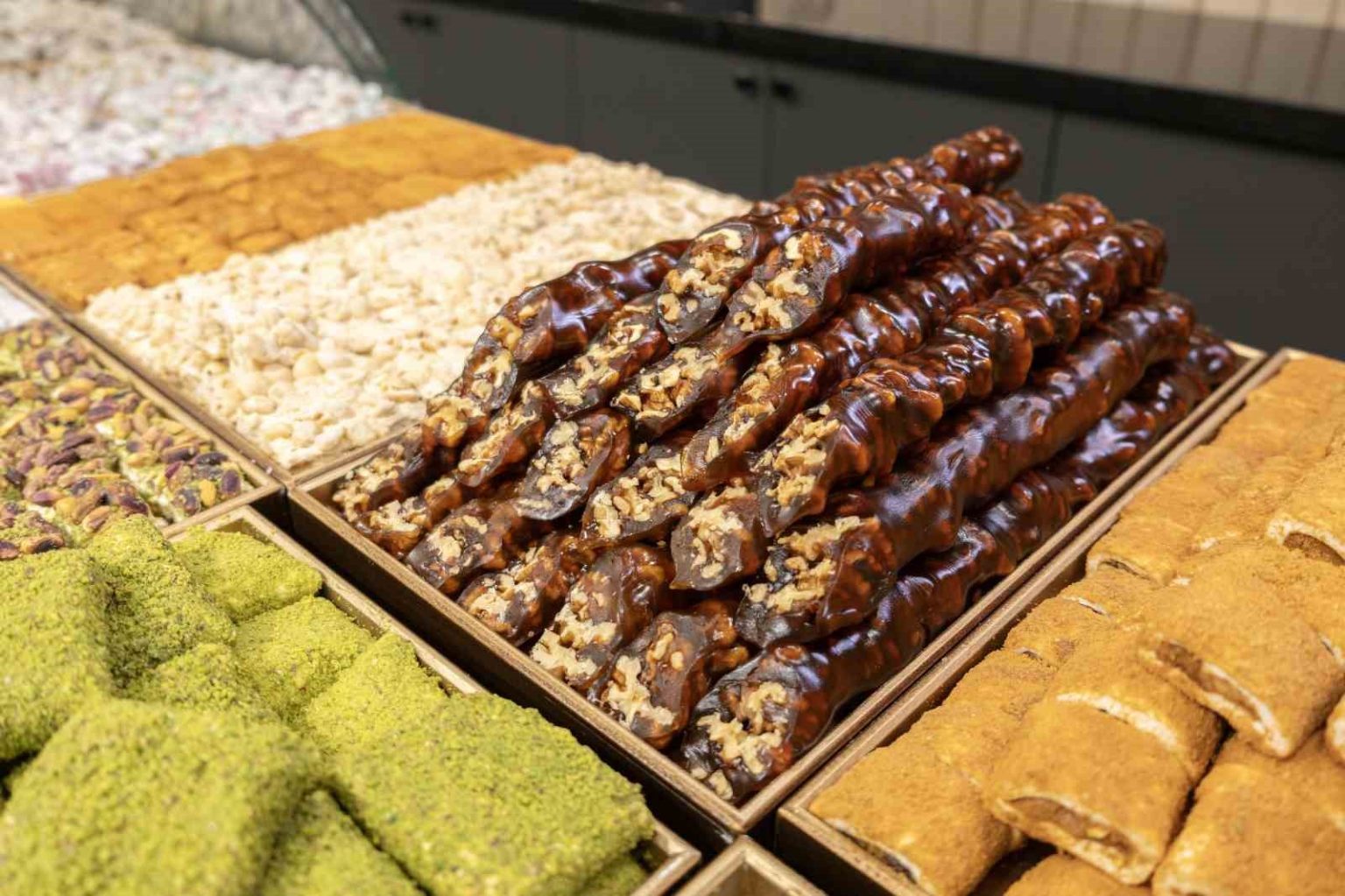 havalar-sogudu-cevizli-pekmezli-sucuk-satislari-artti