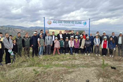 hisarcikta-milli-agaclandirma-gununde-150-fidan-toprakla-bulustu