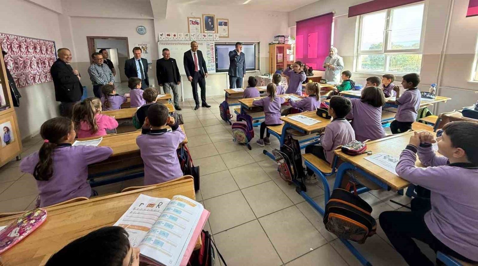 ihtiyac-sahibi-ogrencilere-kislik-bot-dagitimi