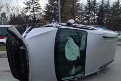 iki-arac-carpisti-surucu-yarali