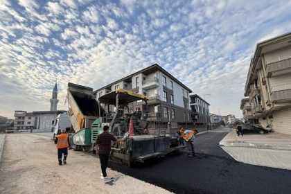 inegol-belediyesinden-3-bolgede-asfalt-hamlesi