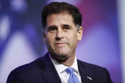 israil-stratejik-isler-bakani-dermer-netanyahuya-istifa-mektubunu-sundu