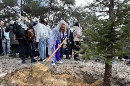 izmirde-115-bin-fidan-toprakla-bulustu