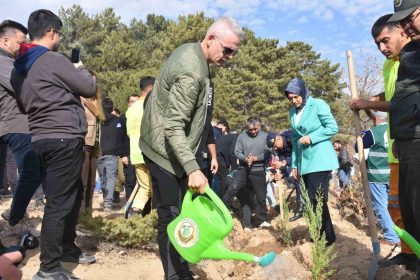 karamanda-milli-agaclandirma-gununde-5-bin-fidan-toprakla-bulusturuldu