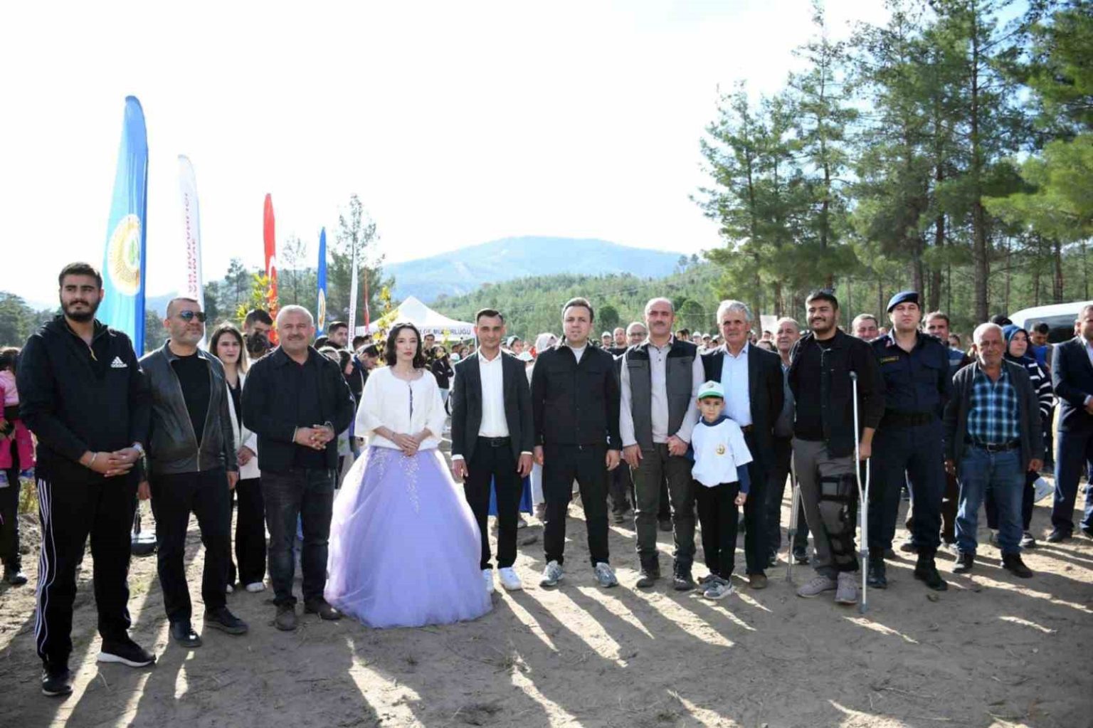 kavakliderede-11-11-saat-11-11de-11-cift-ailem-bir-fidan-diyerek-gelecege-nefes-oldu