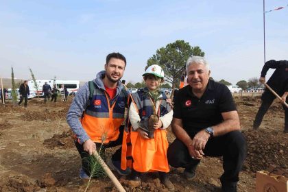 kiliste-binlerce-fidan-toprakla-bulustu