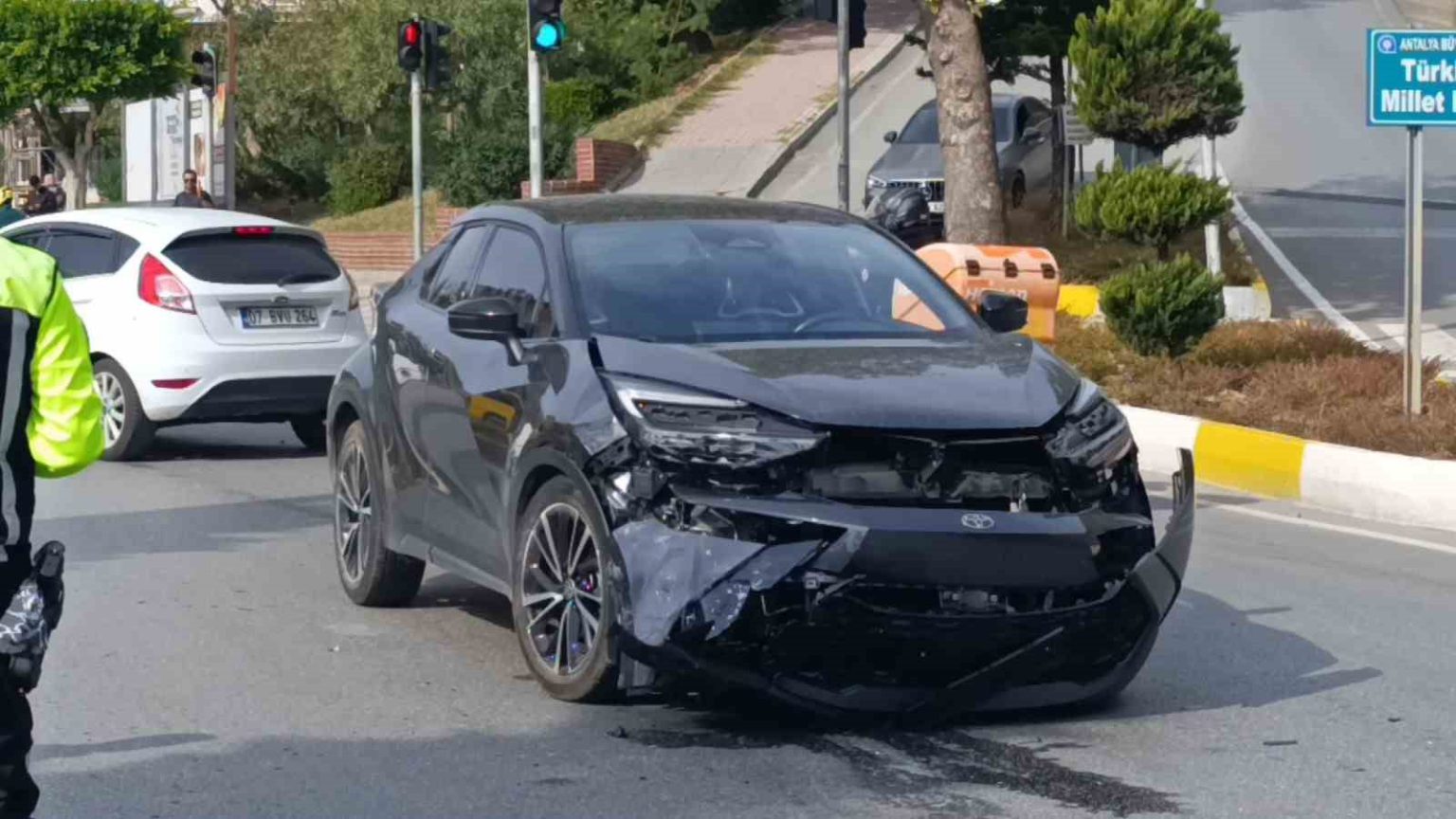 kirmizi-isik-ihlali-kaza-yaptirdi