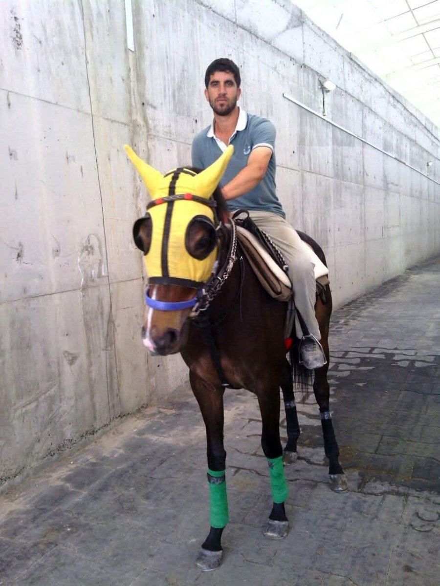 kirmizi-isikta-gecen-otomobilin-carptigi-seyis-tedavi-gordugu-hastanede-oldu