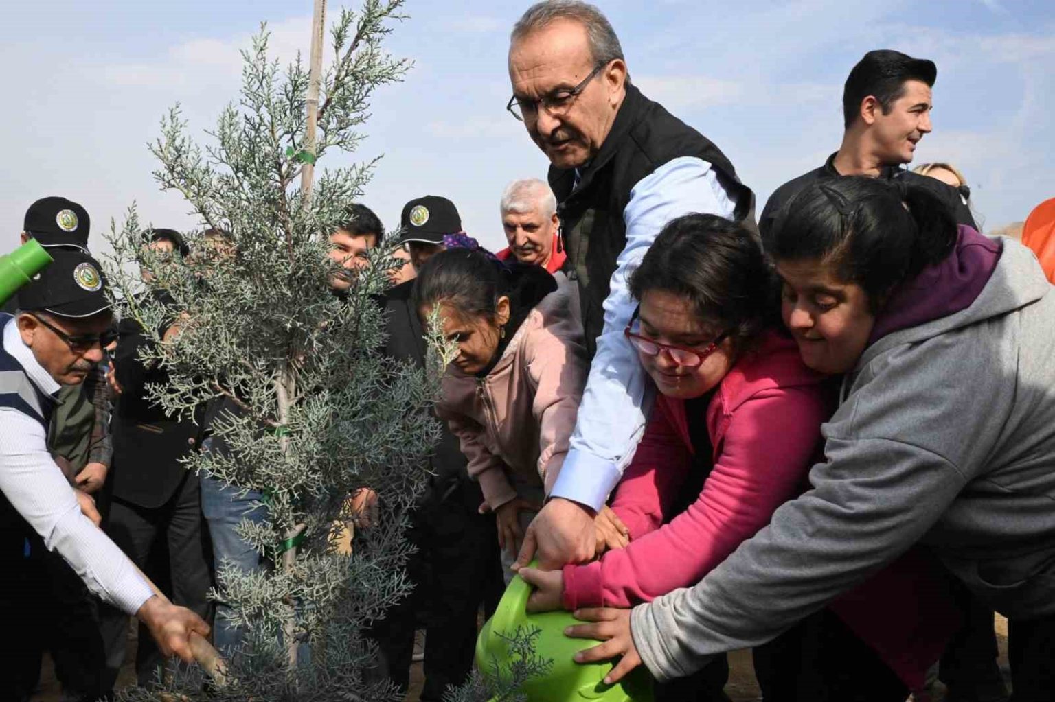 malatyada-733-bin-fidan-toprakla-bulustu