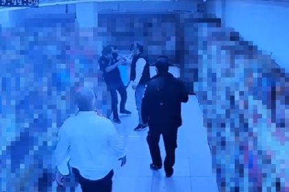 markette-seker-dokme-diye-uyarinca-darbedildi-o-anlar-kamerada