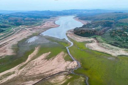mega-kentte-kurakligin-izleri-havadan-goruntulendi