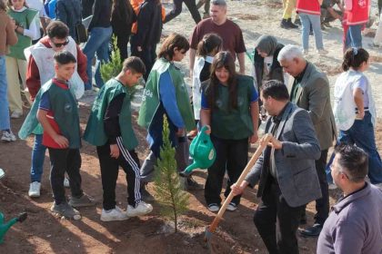 mersinde-500-fidan-toprakla-bulusturuldu