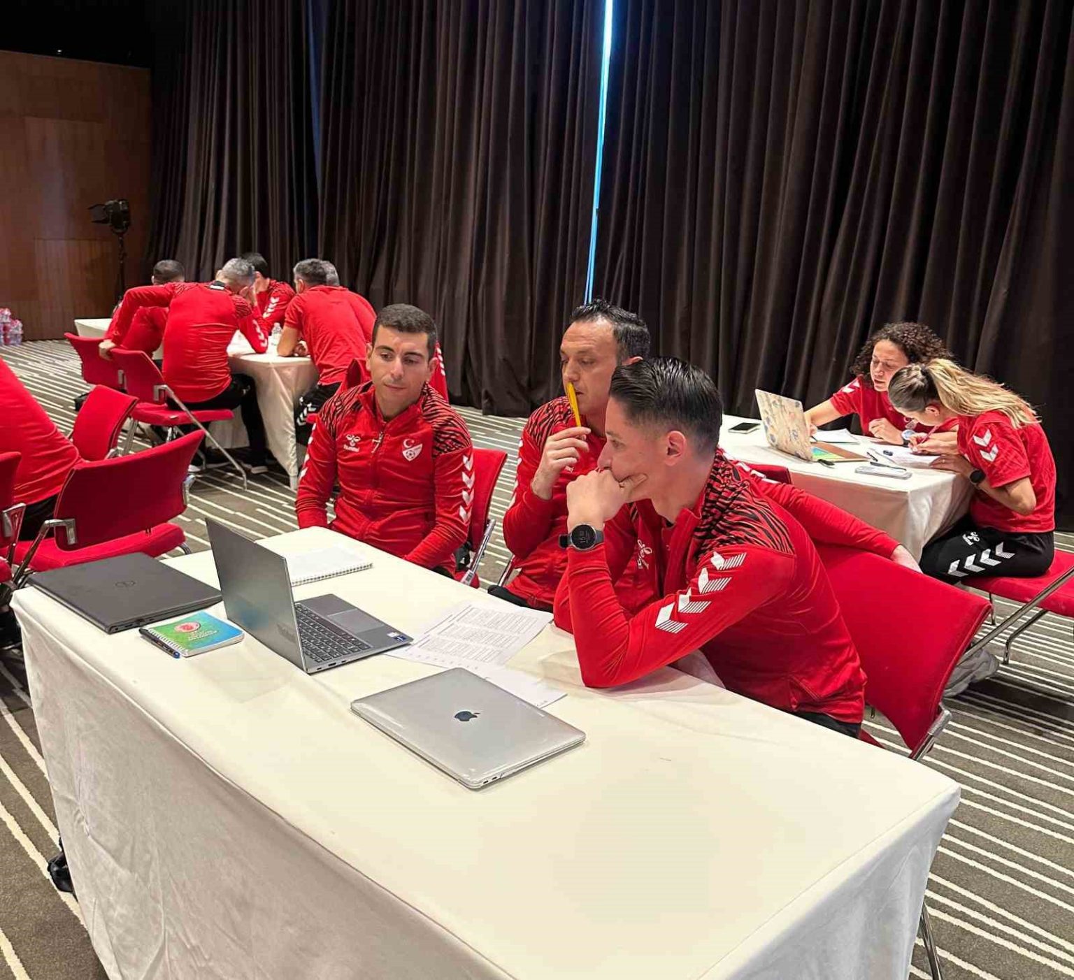 mhk-hakem-gelisim-programlarini-rivada-surdurdu