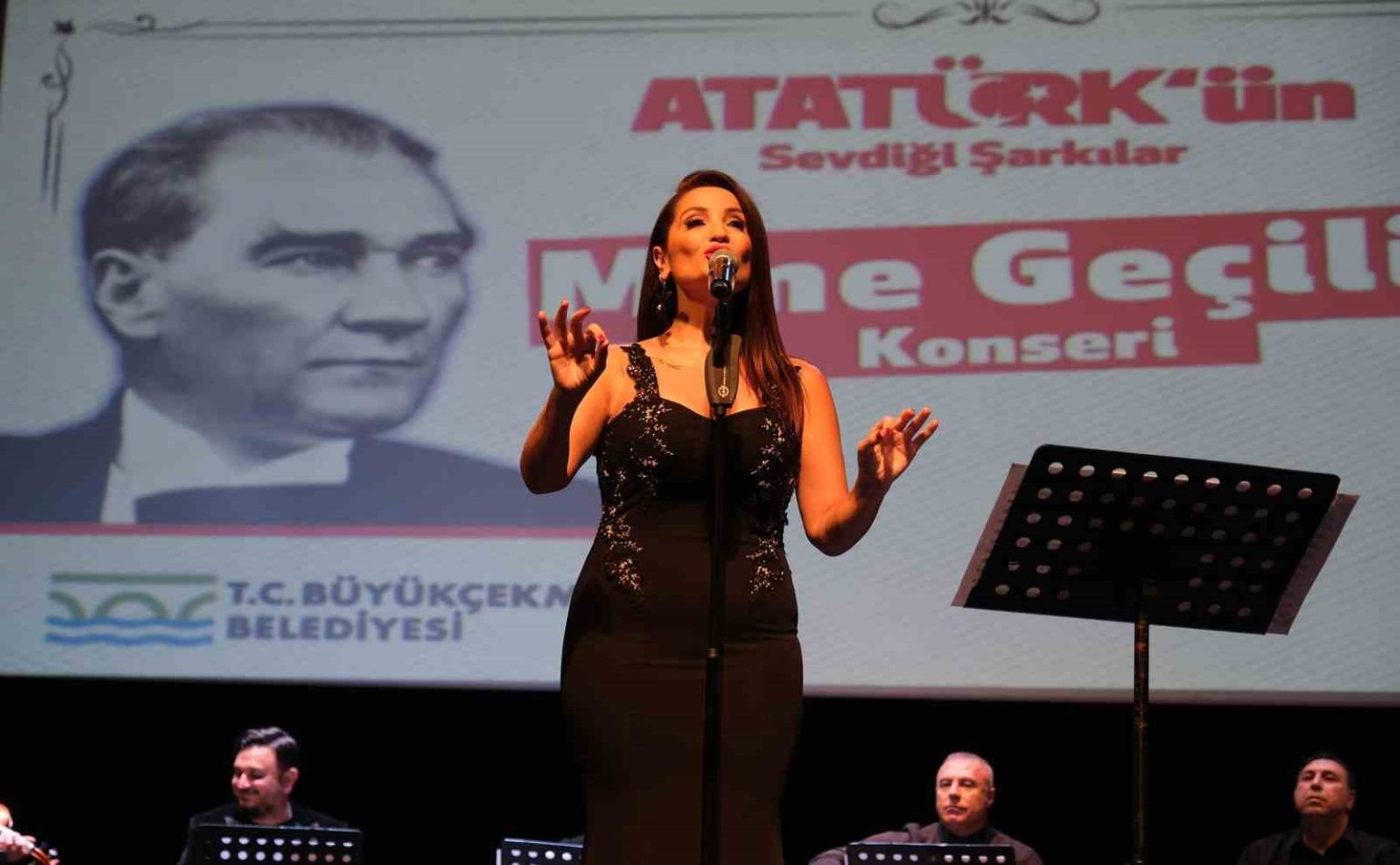 mine-geciliden-ataturkun-sevdigi-sarkilardan-olusan-konser