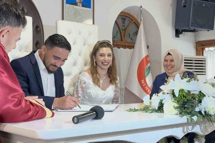 muglada-evlilik-tarihini-ozel-kilmak-isteyen-ciftler-11-11-i-secti