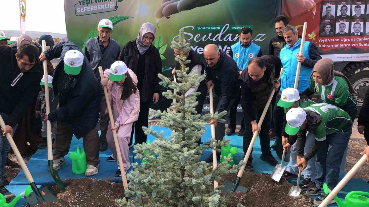 orman-sehidi-eyup-dereli-adina-olusturulan-alana-15-bin-fidan-dikildi