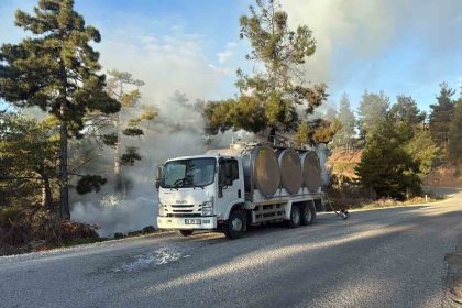 orman-yangininda-alevlere-sutle-mudahale-etti