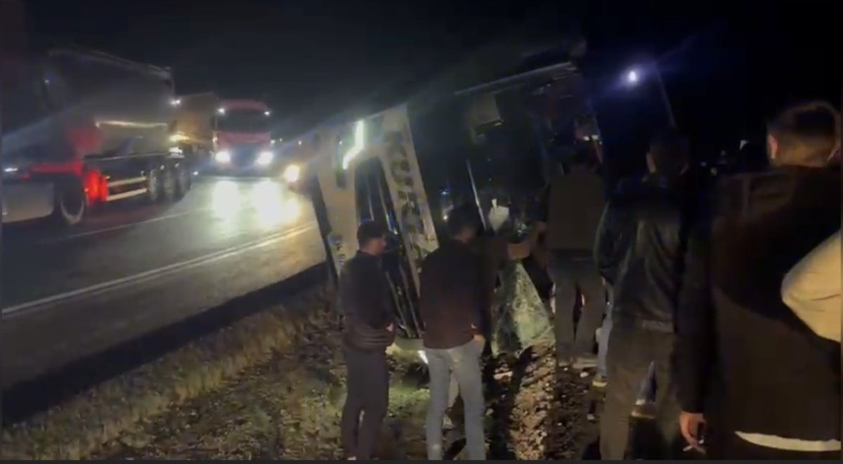 osmaniyede-yolcu-otobusu-devrildi-yaralilar-var