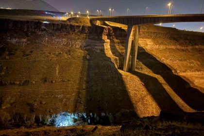 otomobil-200-metre-yukseklikten-vadiye-uctu-1-olu