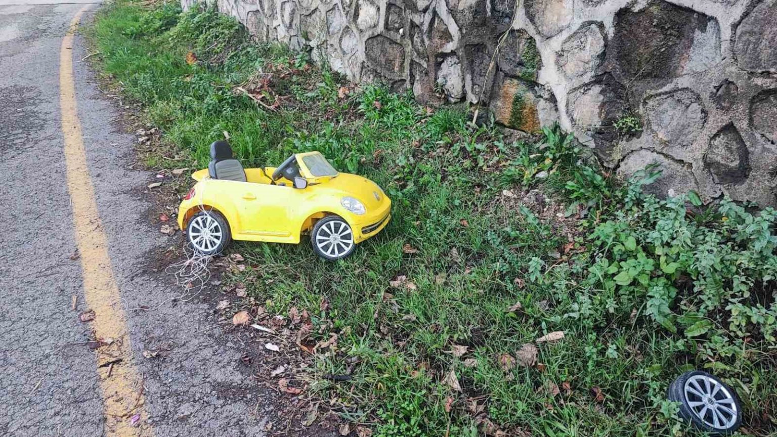 otomobilin-carptigi-10-yasindaki-cocuk-agir-yaralandi