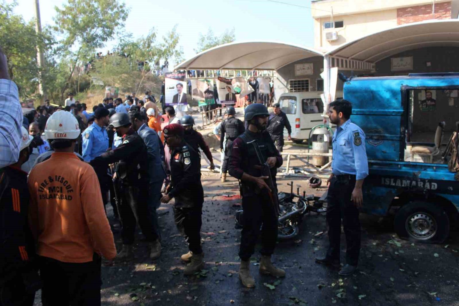 pakistandaki-intihar-saldirisini-pakistan-talibani-ustlendi